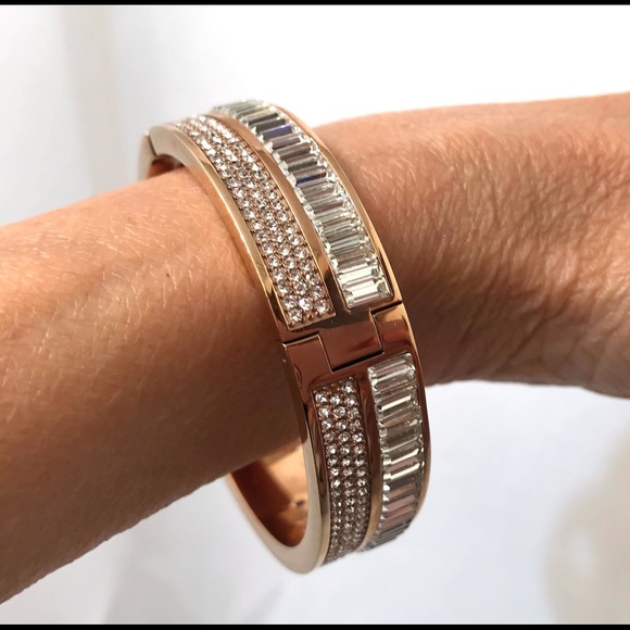 💎HTF💎HENRI BENDEL Double Row Swarovski Bangle - Picture 5 of 10